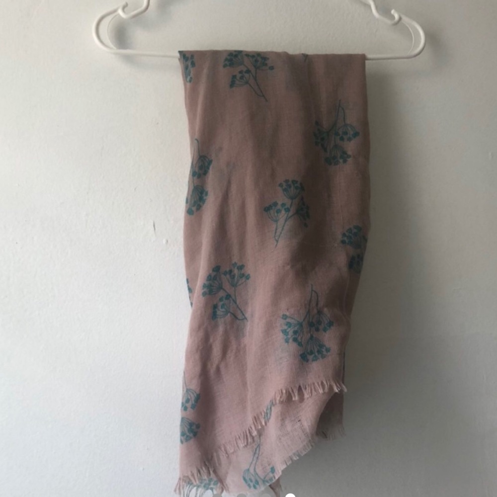 Scarf - Picture 4 of 4